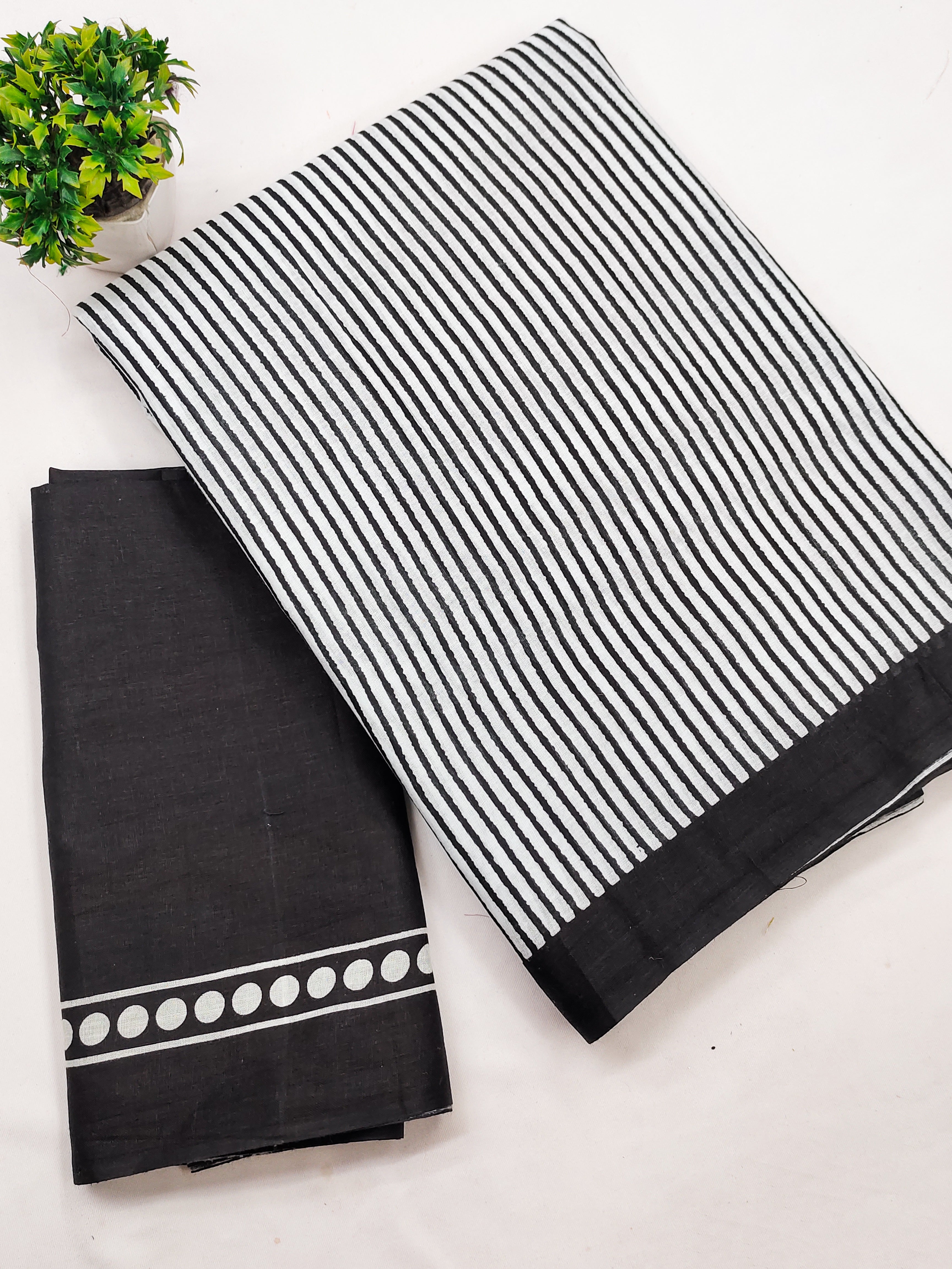 Trending Soft Cotton Printed Saree with Stripe Body & Geometric Designer Pallu