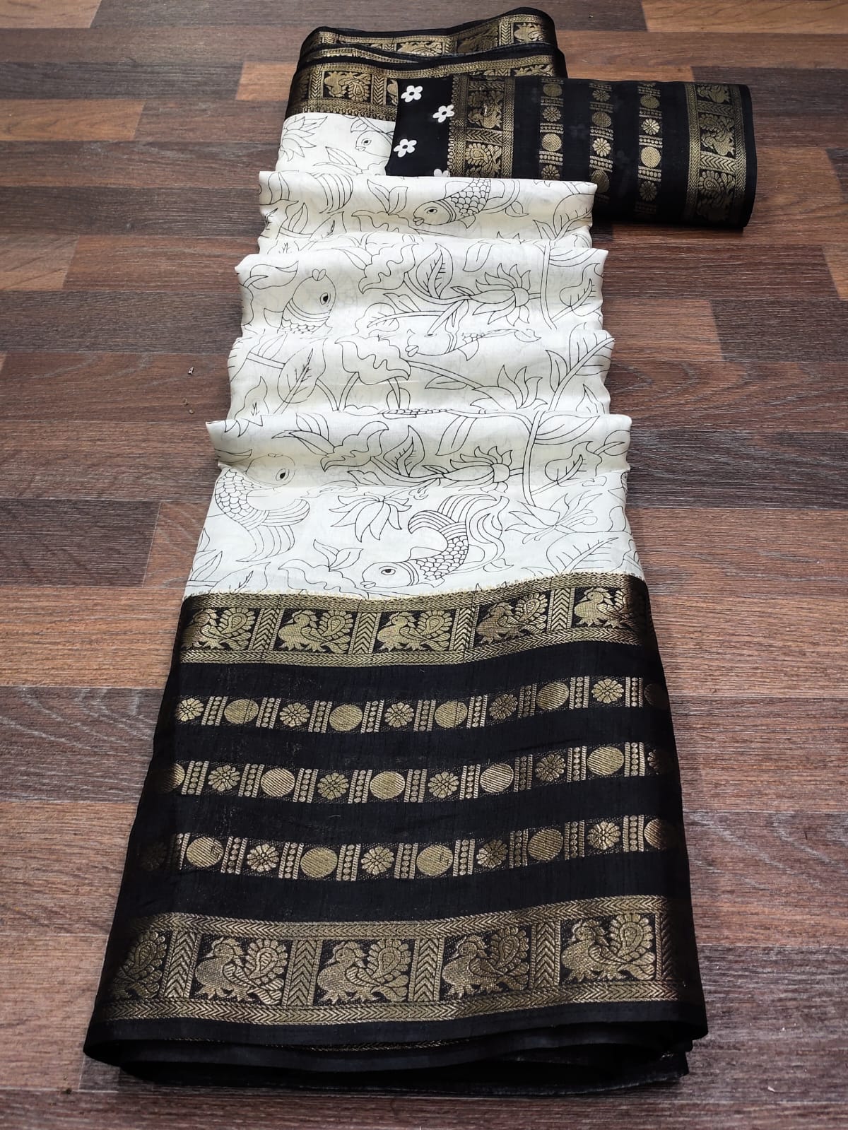 Kalamkari Printed Dola Silk Saree With jacquard border and blouse piece-whiteblack