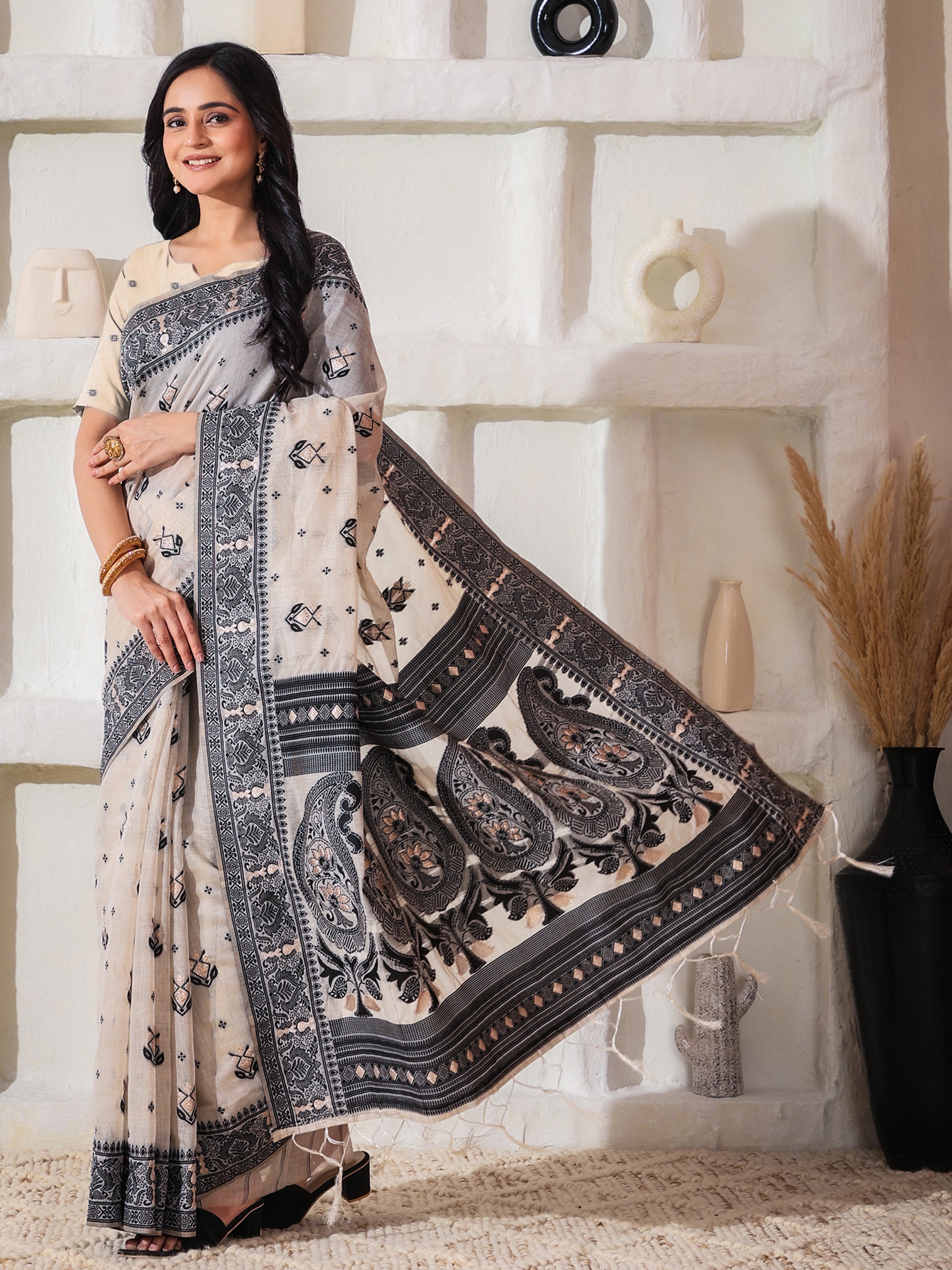 Cotton Linen Saree in Charcoal Black & White with Designer Pallu and Rich Border -1