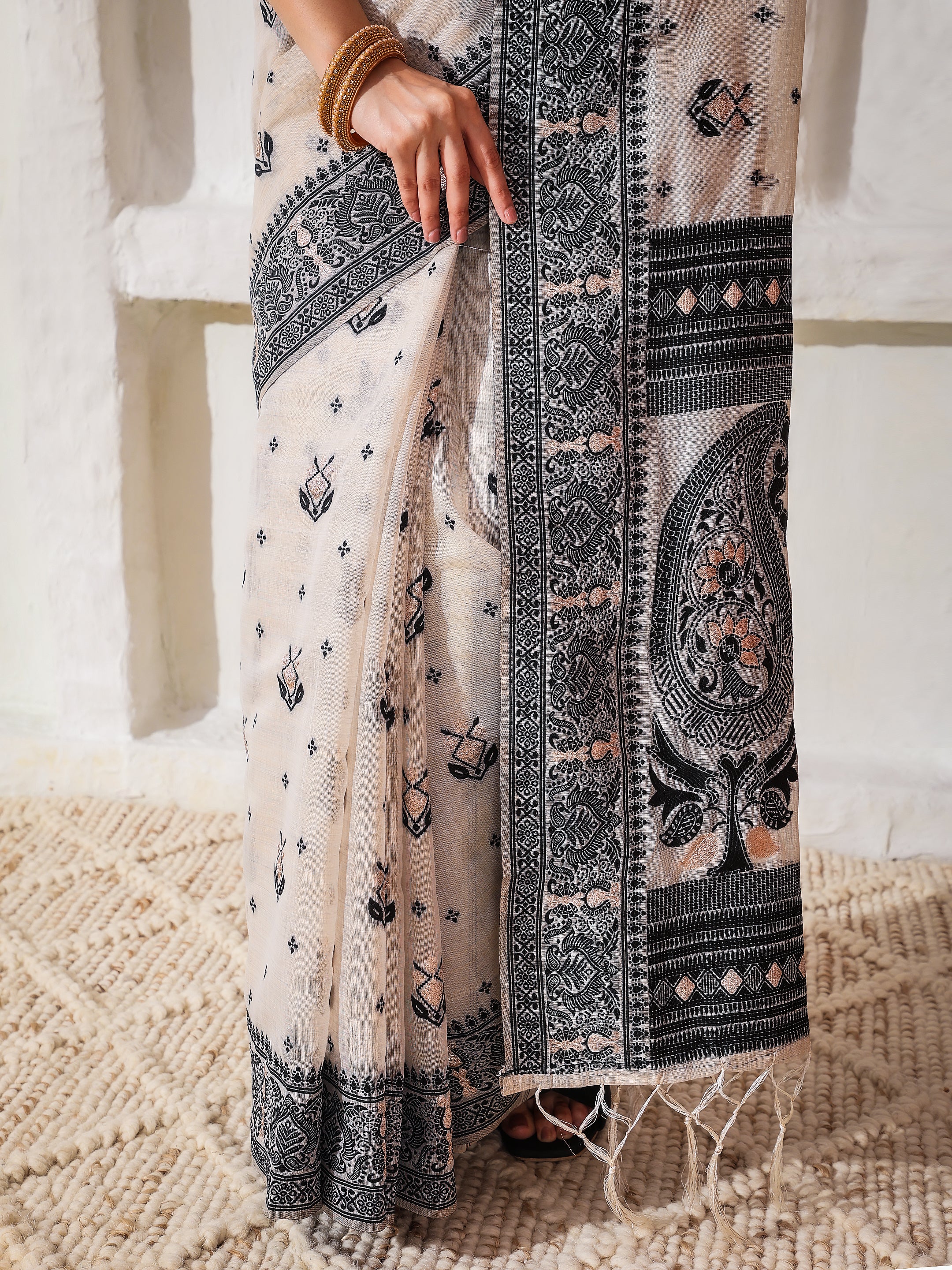 Cotton Linen Saree in Charcoal Black & White with Designer Pallu and Rich Border -1