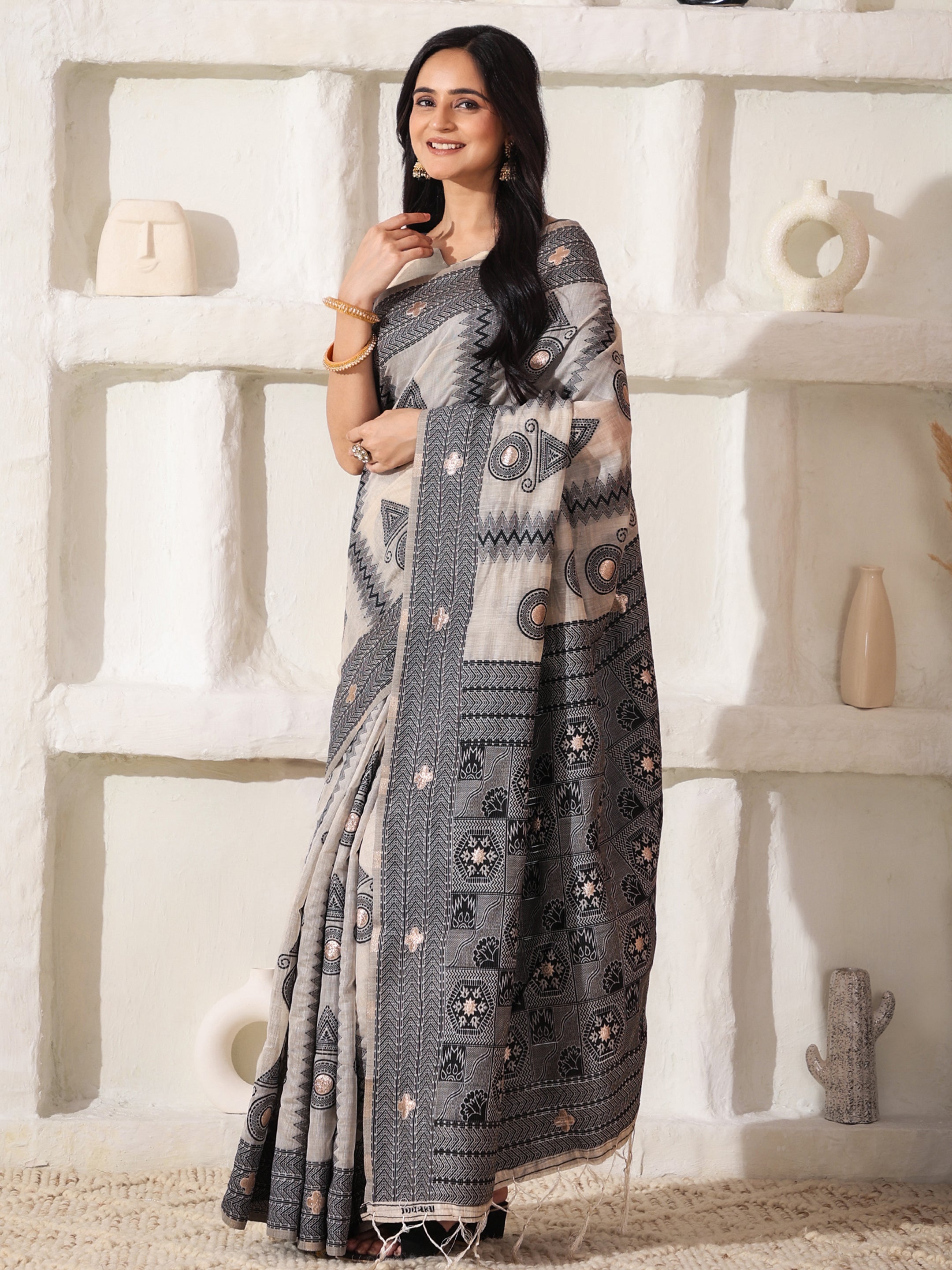 Cotton Linen Saree in Charcoal Black & White with Designer Pallu and Rich Border -4