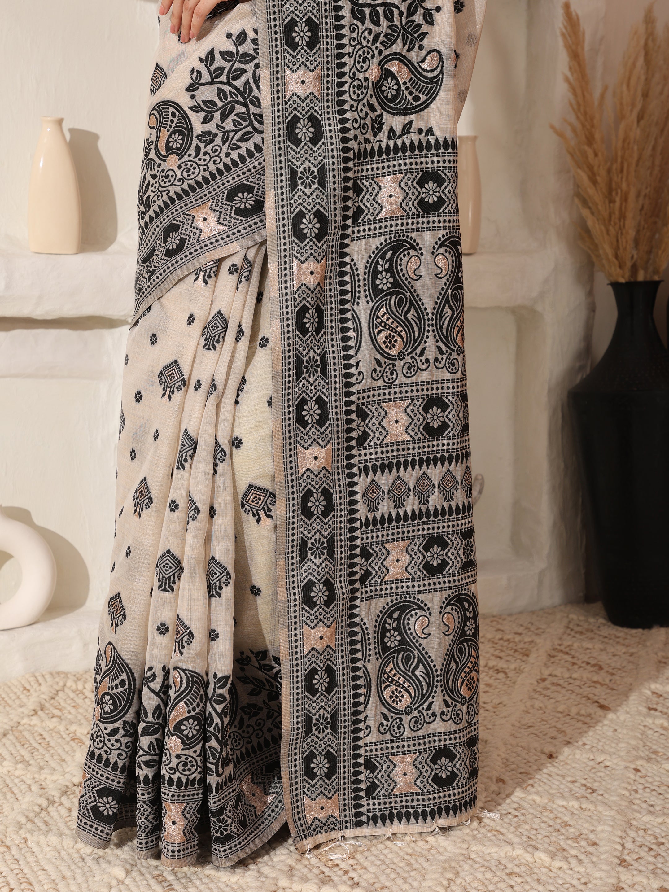 Cotton Linen Saree in Charcoal Black & White with Designer Pallu and Rich Border -6