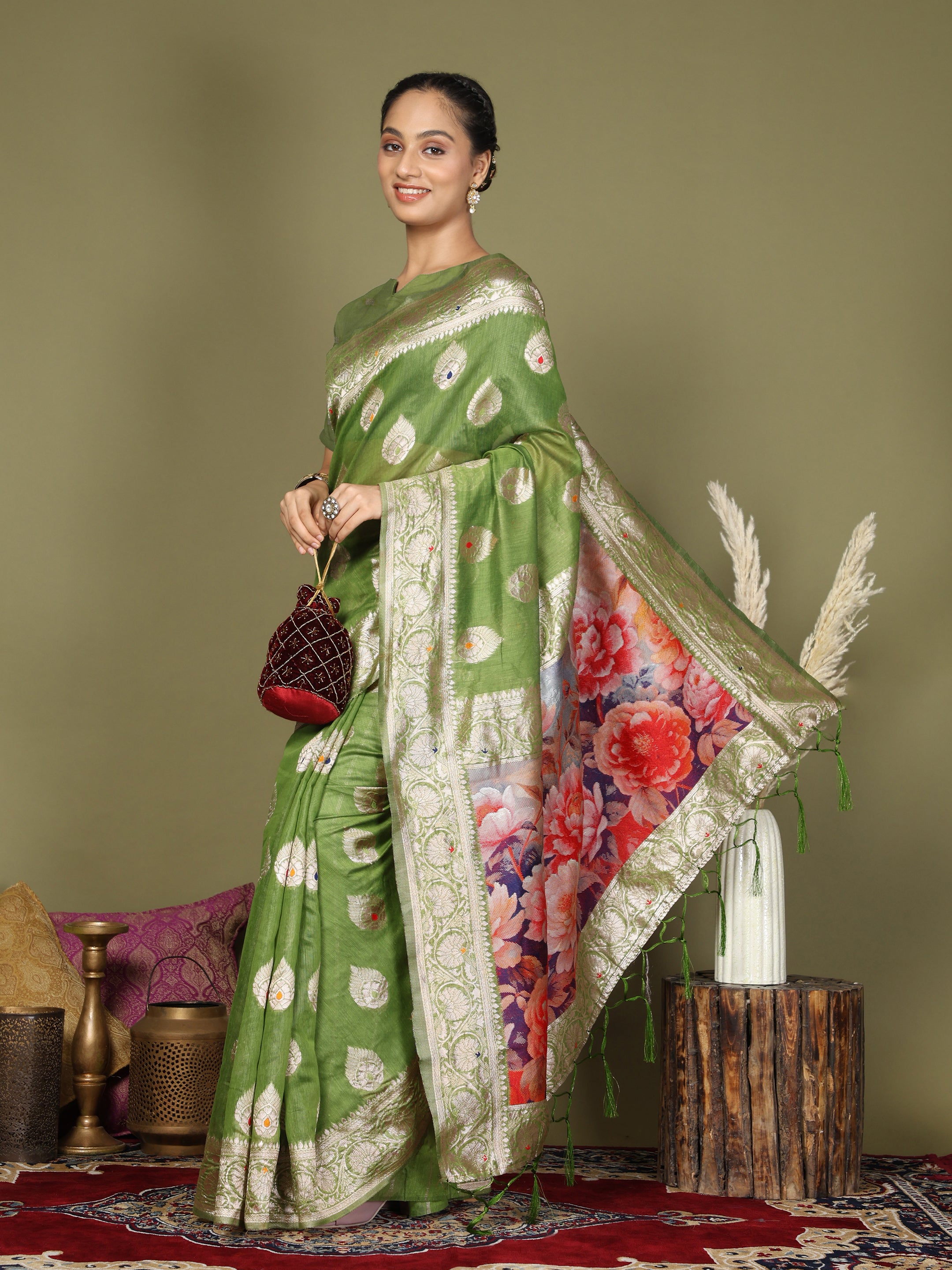 Cotton Linen Saree with Designer Floral Pallu & Premium Traditional Border-green