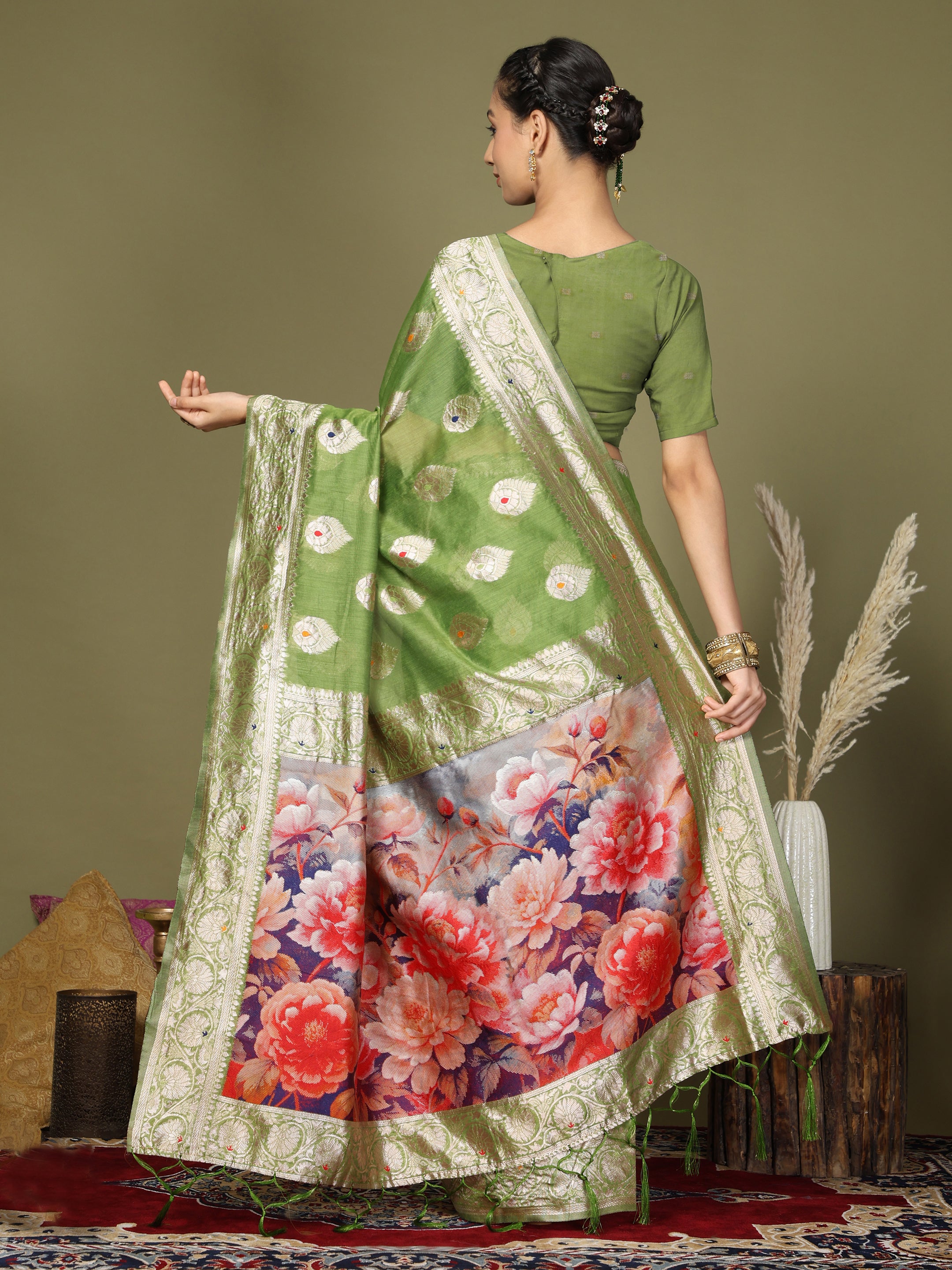 Cotton Linen Saree with Designer Floral Pallu & Premium Traditional Border-green