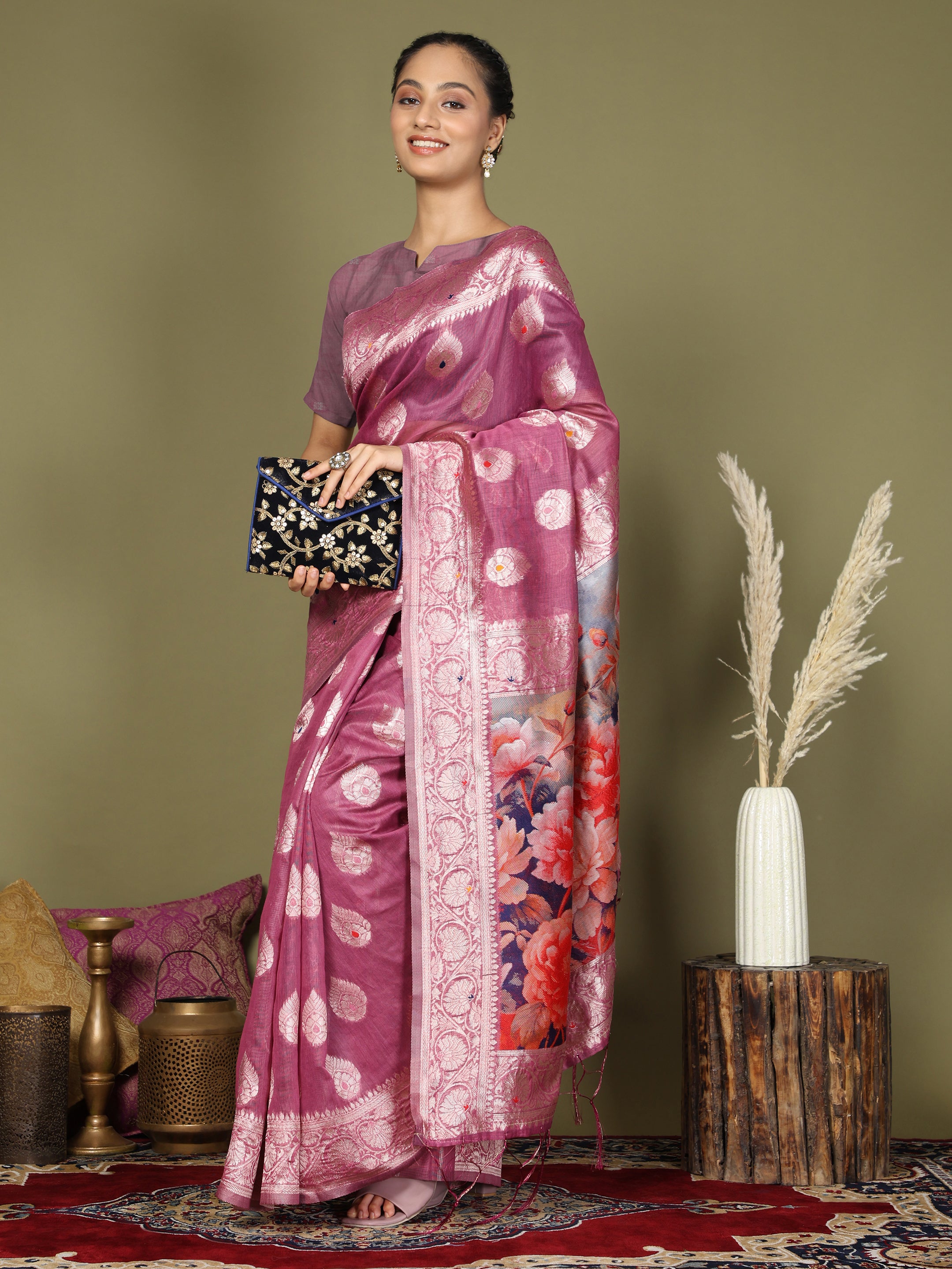 Cotton Linen Saree with Designer Floral Pallu & Premium Traditional Border-pink