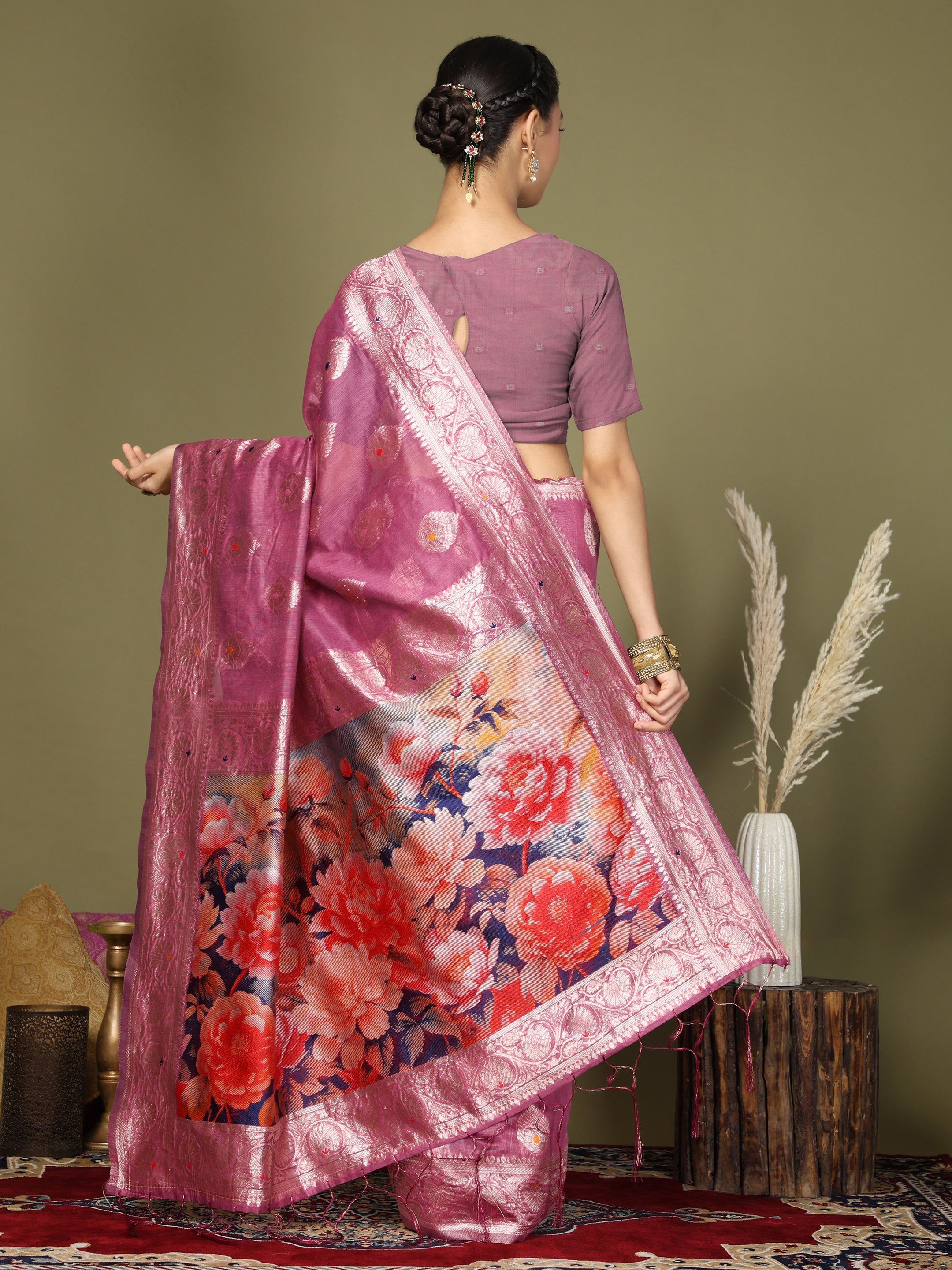 Cotton Linen Saree with Designer Floral Pallu & Premium Traditional Border-pink