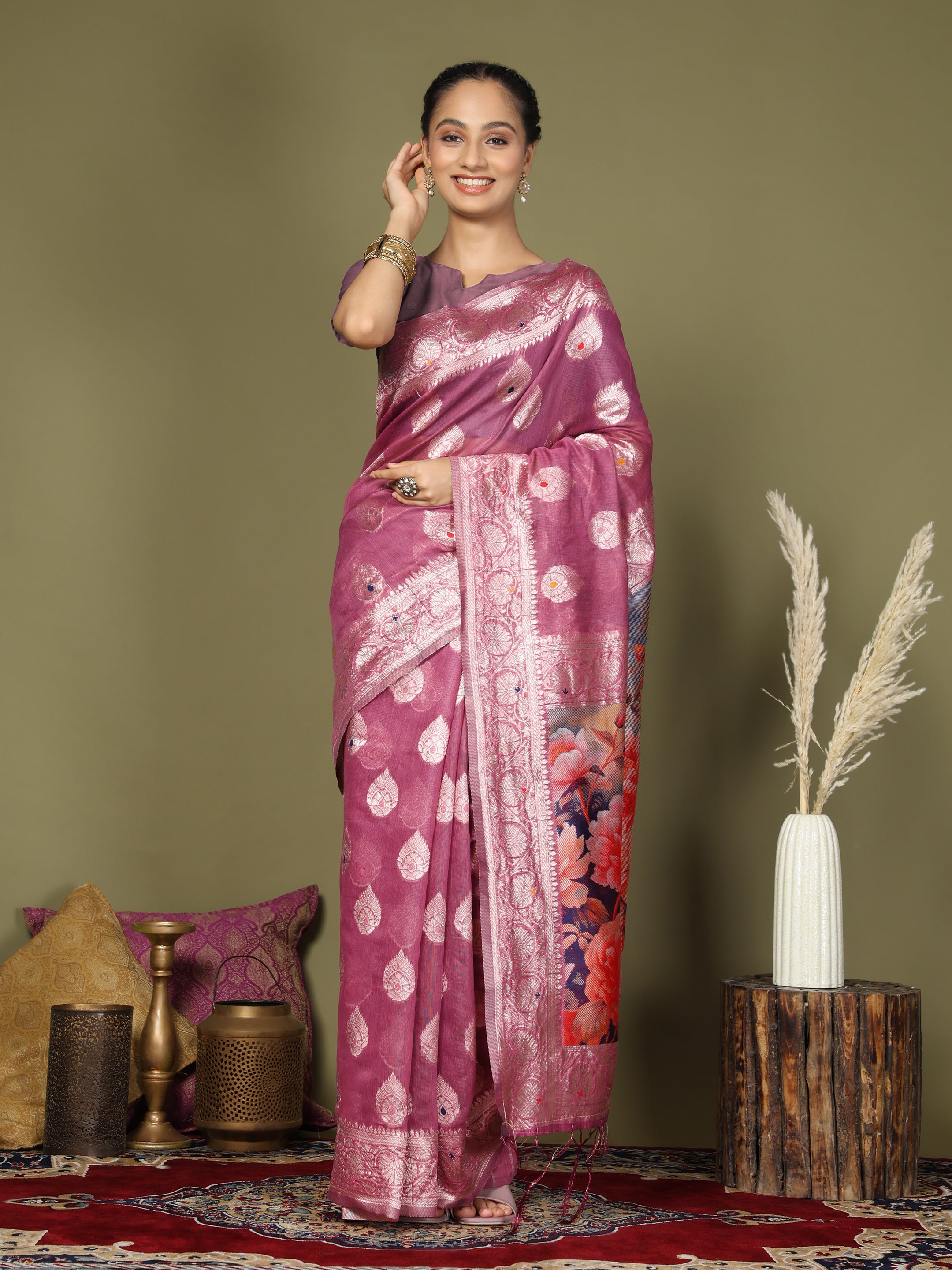 Cotton Linen Saree with Designer Floral Pallu & Premium Traditional Border-pink
