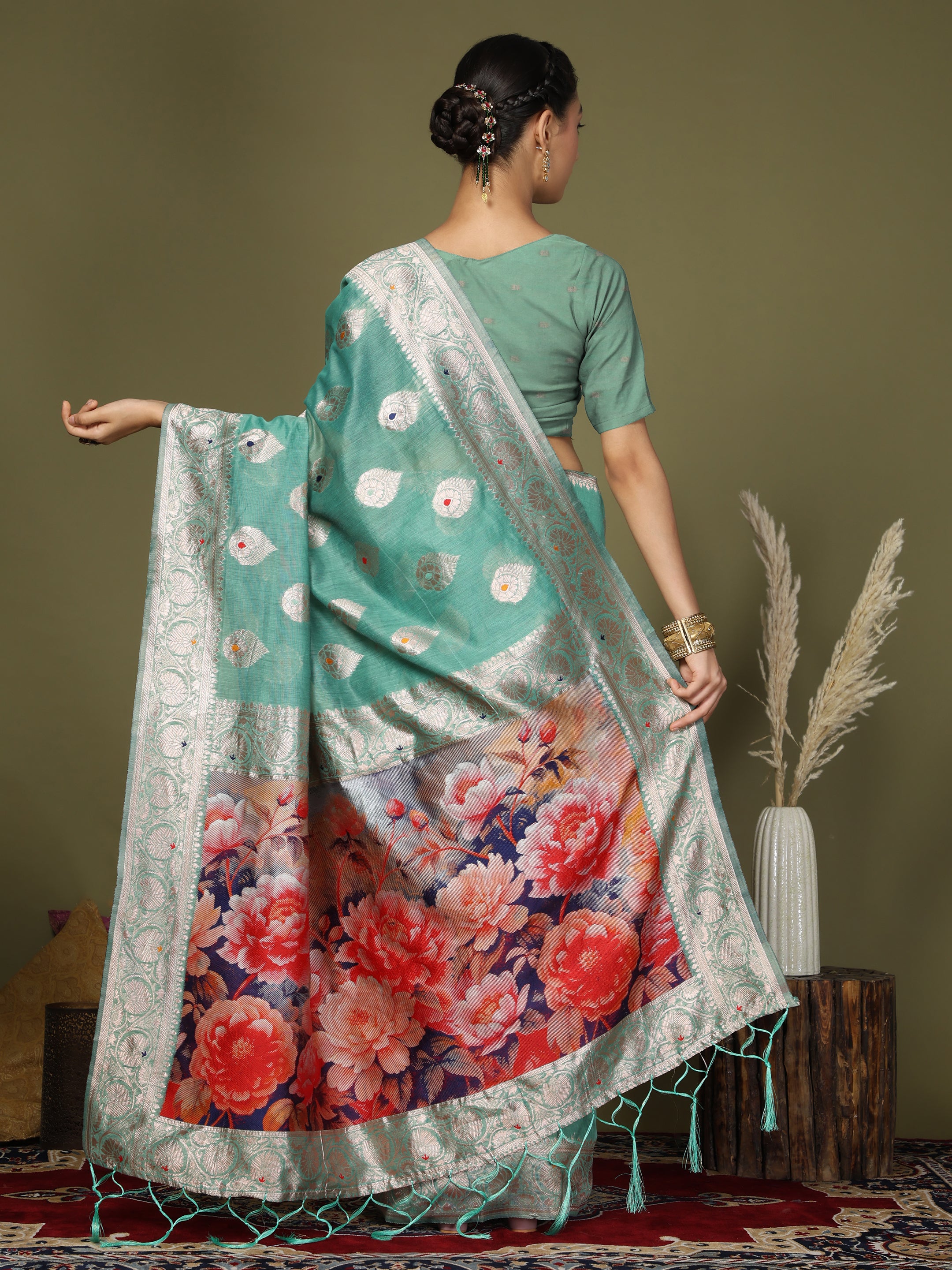 Cotton Linen Saree with Designer Floral Pallu & Premium Traditional Border-Rama Green