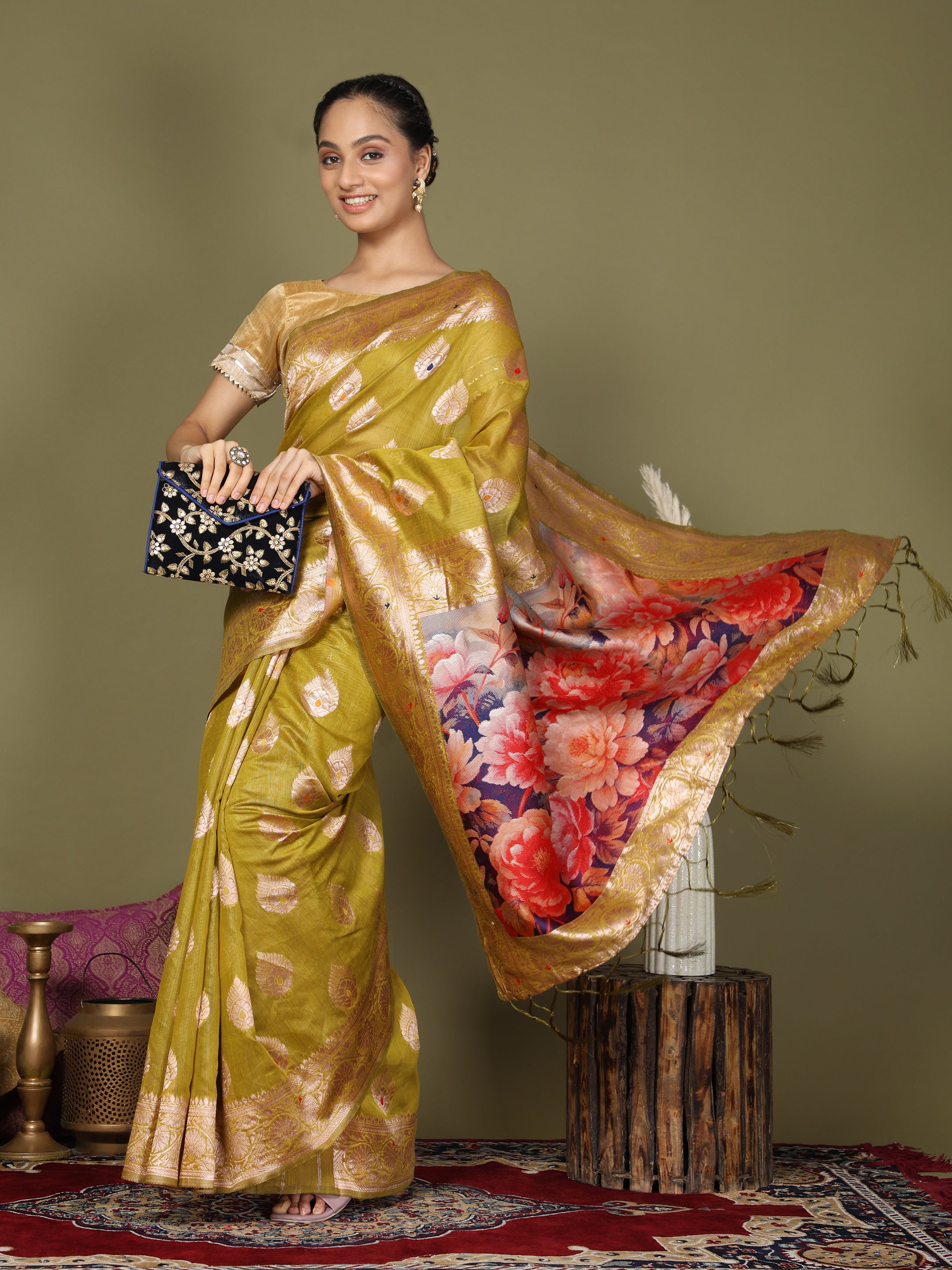 Cotton Linen Saree with Designer Floral Pallu & Premium Traditional Border-Mehandi Green