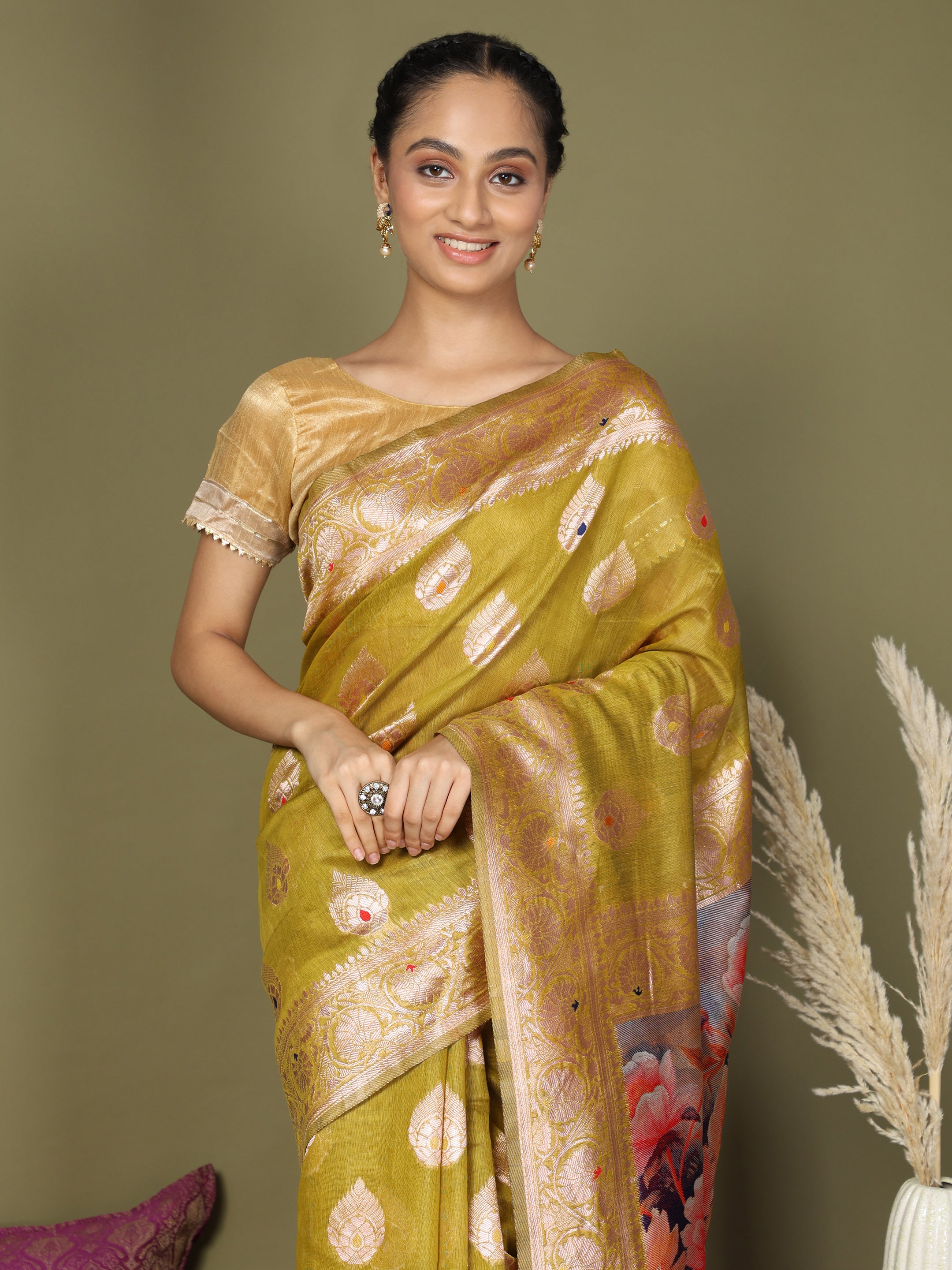 Cotton Linen Saree with Designer Floral Pallu & Premium Traditional Border-Mehandi Green