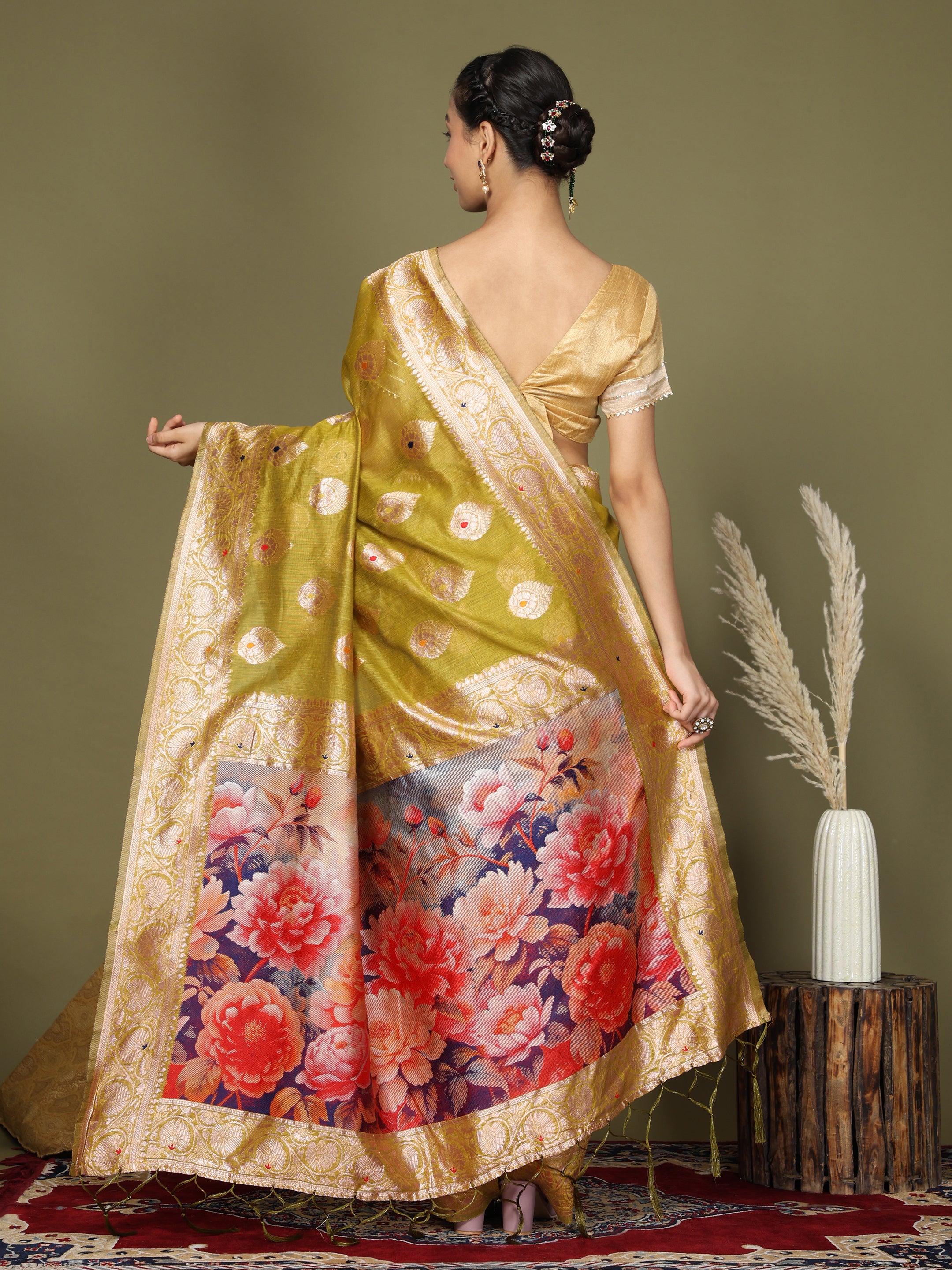 Cotton Linen Saree with Designer Floral Pallu & Premium Traditional Border-Mehandi Green
