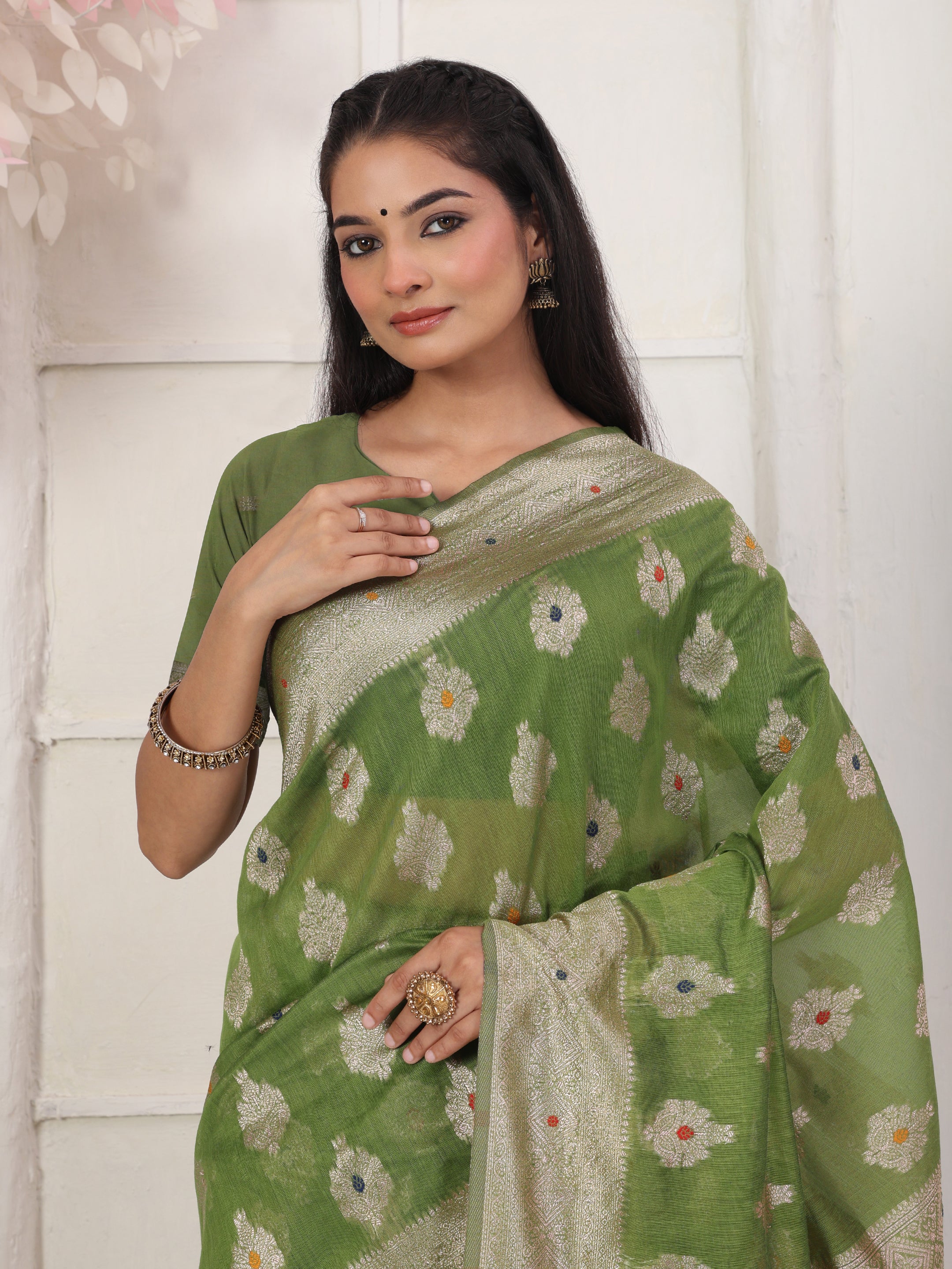 Cotton Linen Woven Saree with Peacock Design Pallu & Fine Zari Border-green