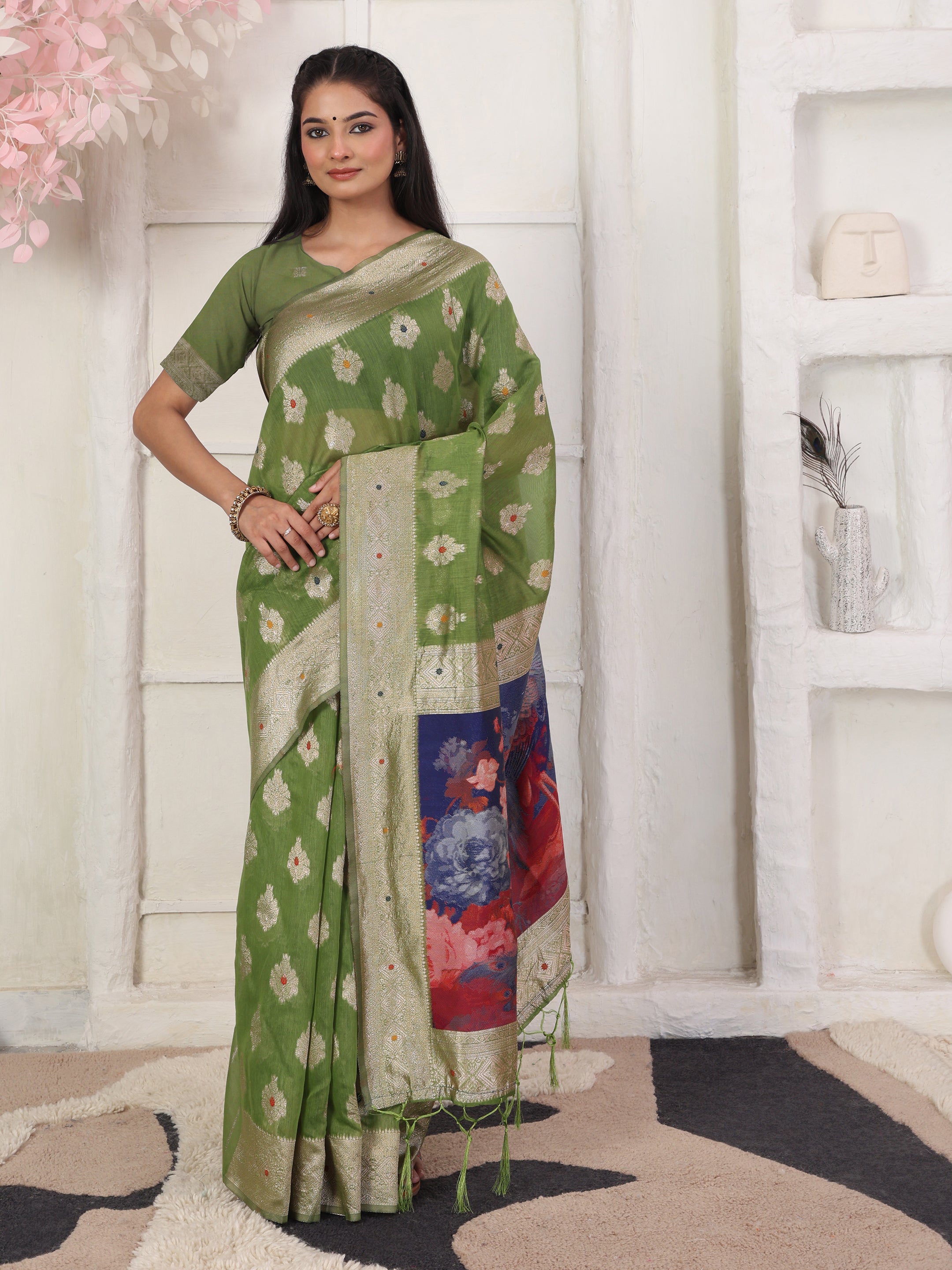 Cotton Linen Woven Saree with Peacock Design Pallu & Fine Zari Border-green