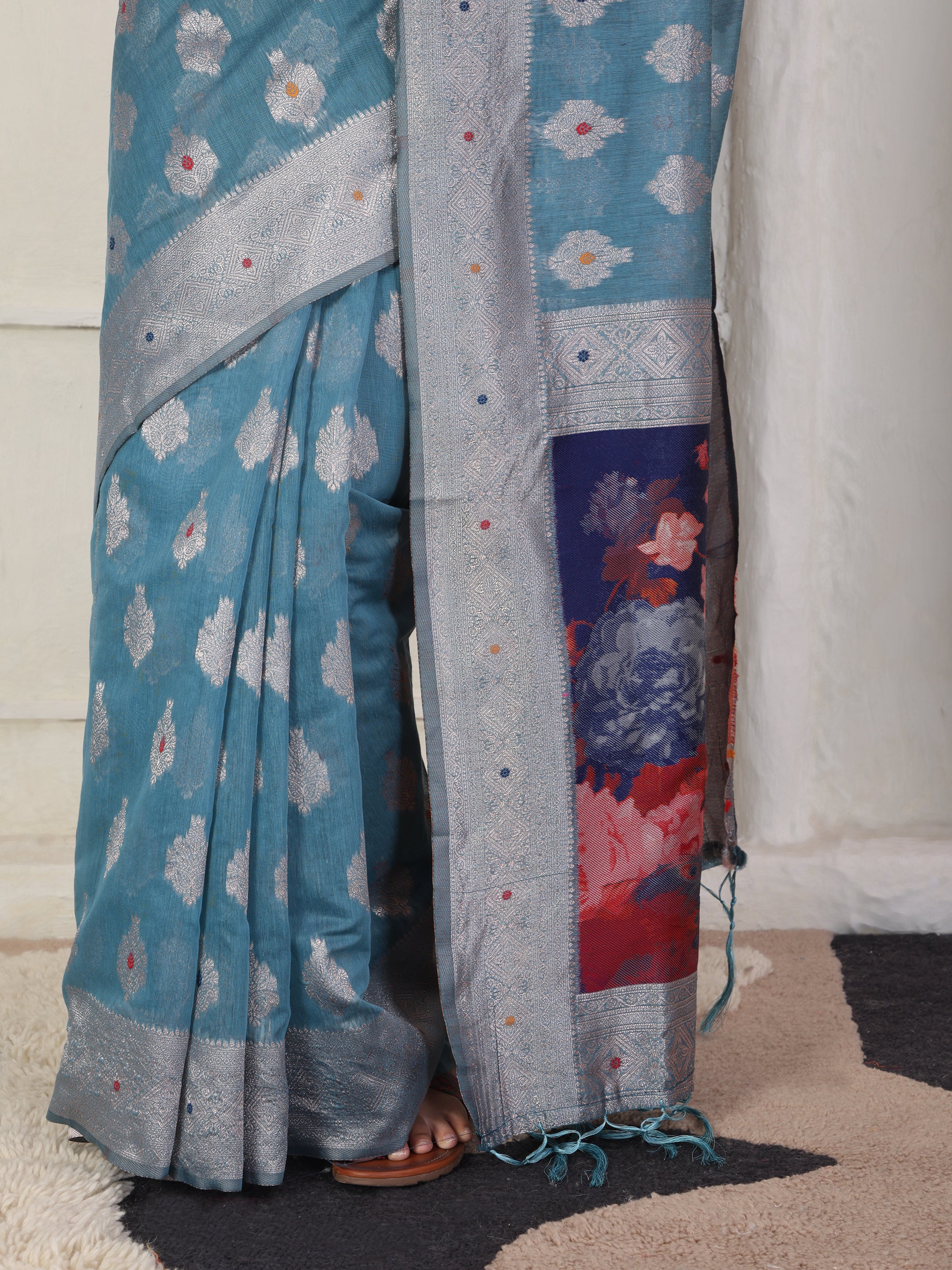 Cotton Linen Woven Saree with Peacock Design Pallu & Fine Zari Border-skyblue