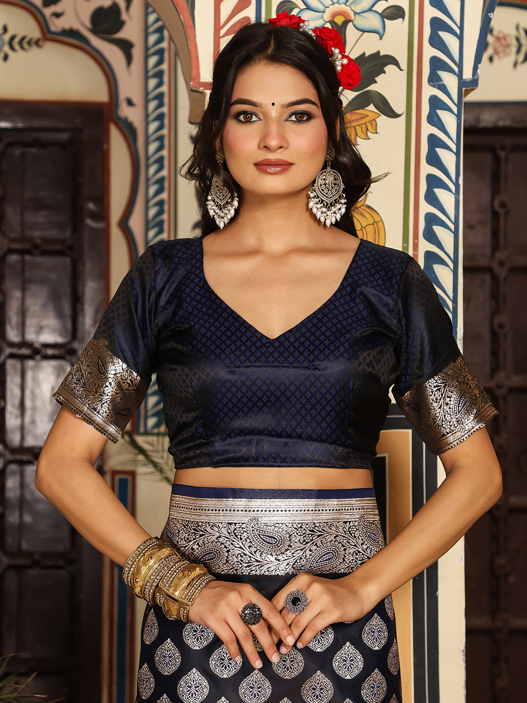 Navyblue woven kanjivaram soft silk saree with blouse piece