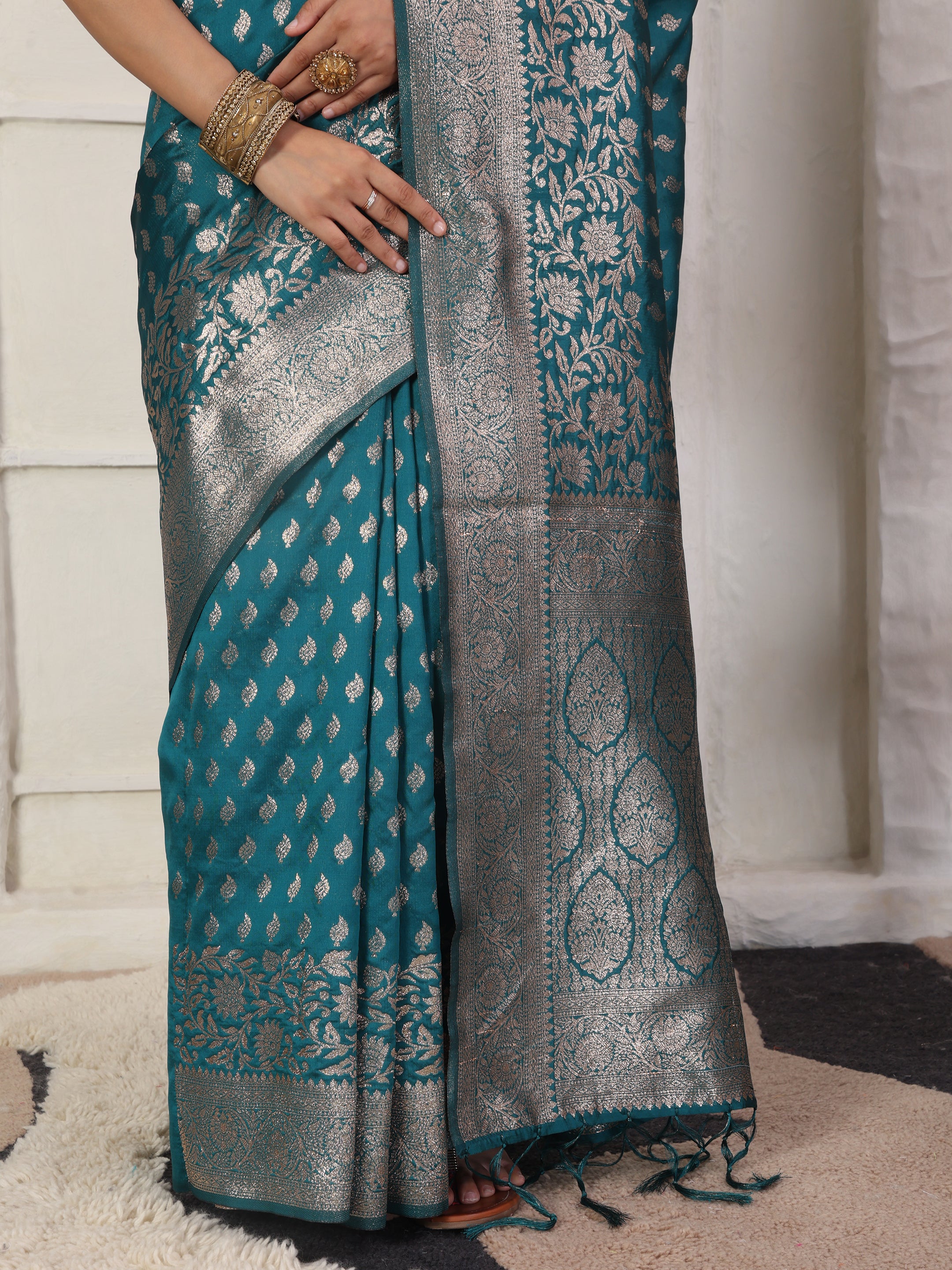 Woven Jacquard Silk Blend Saree with Rich Zari Border & Designer Pallu-rama