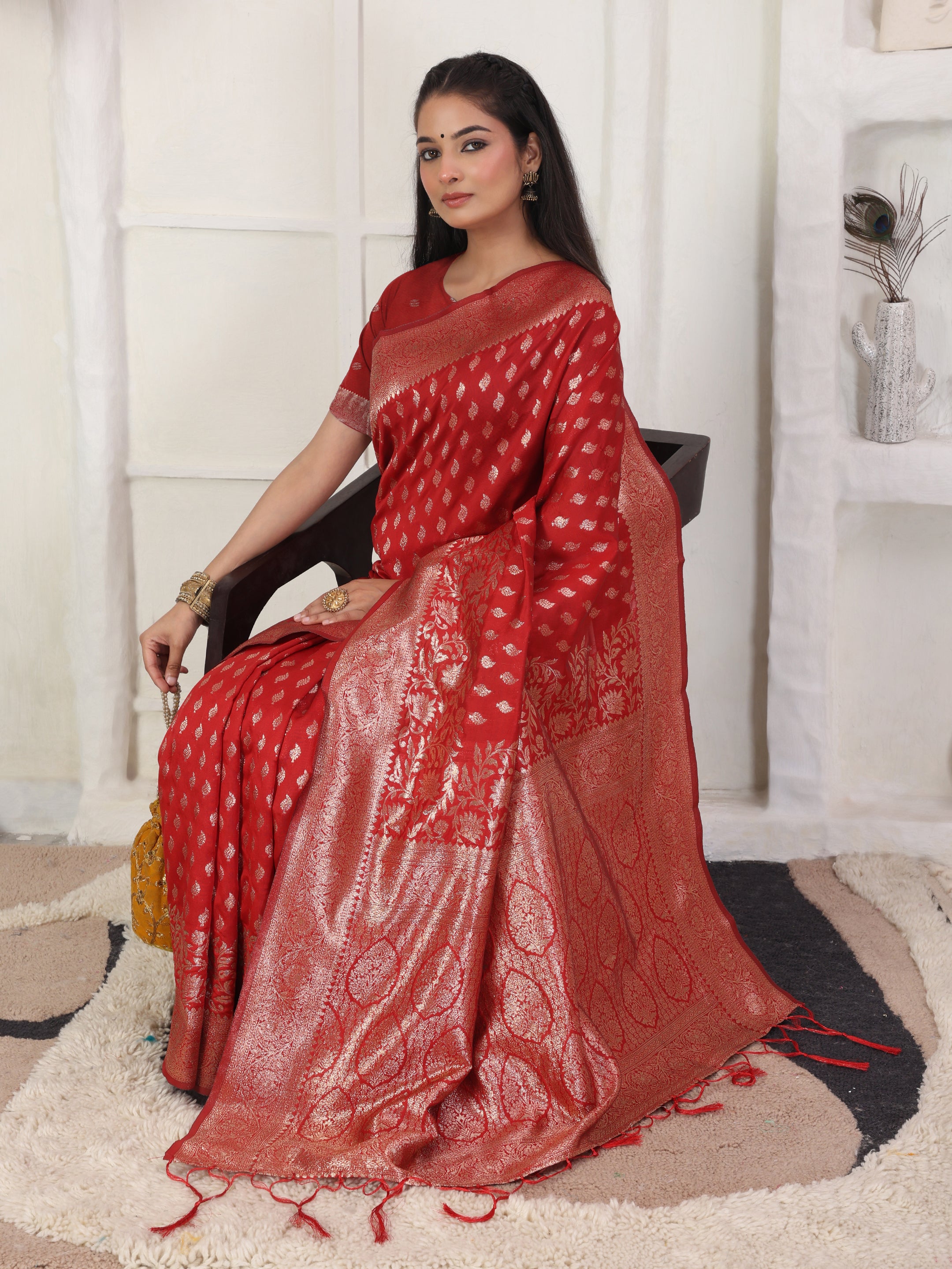 Woven Jacquard Silk Blend Saree with Rich Zari Border & Designer Pallu-red