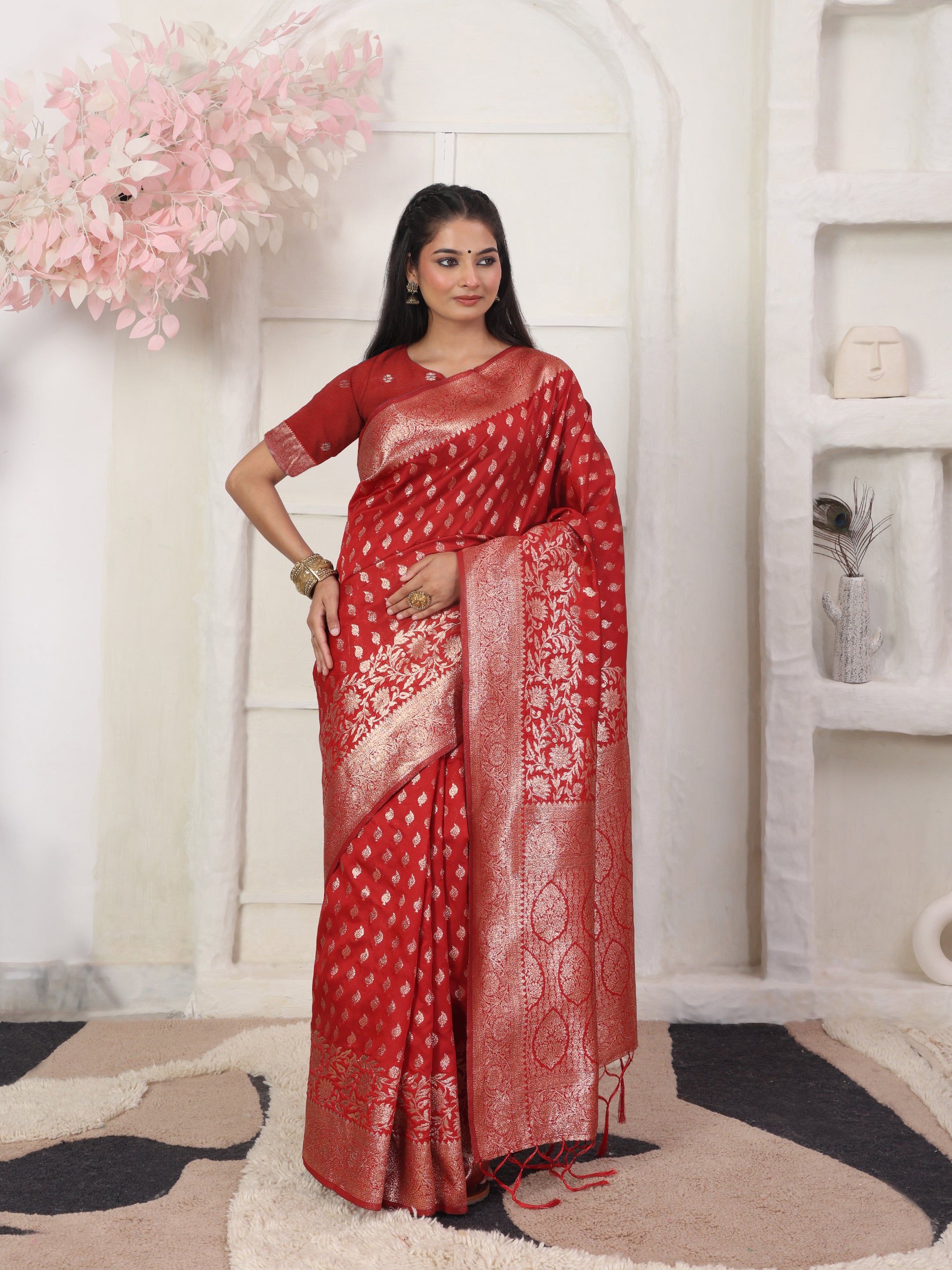 Woven Jacquard Silk Blend Saree with Rich Zari Border & Designer Pallu-red