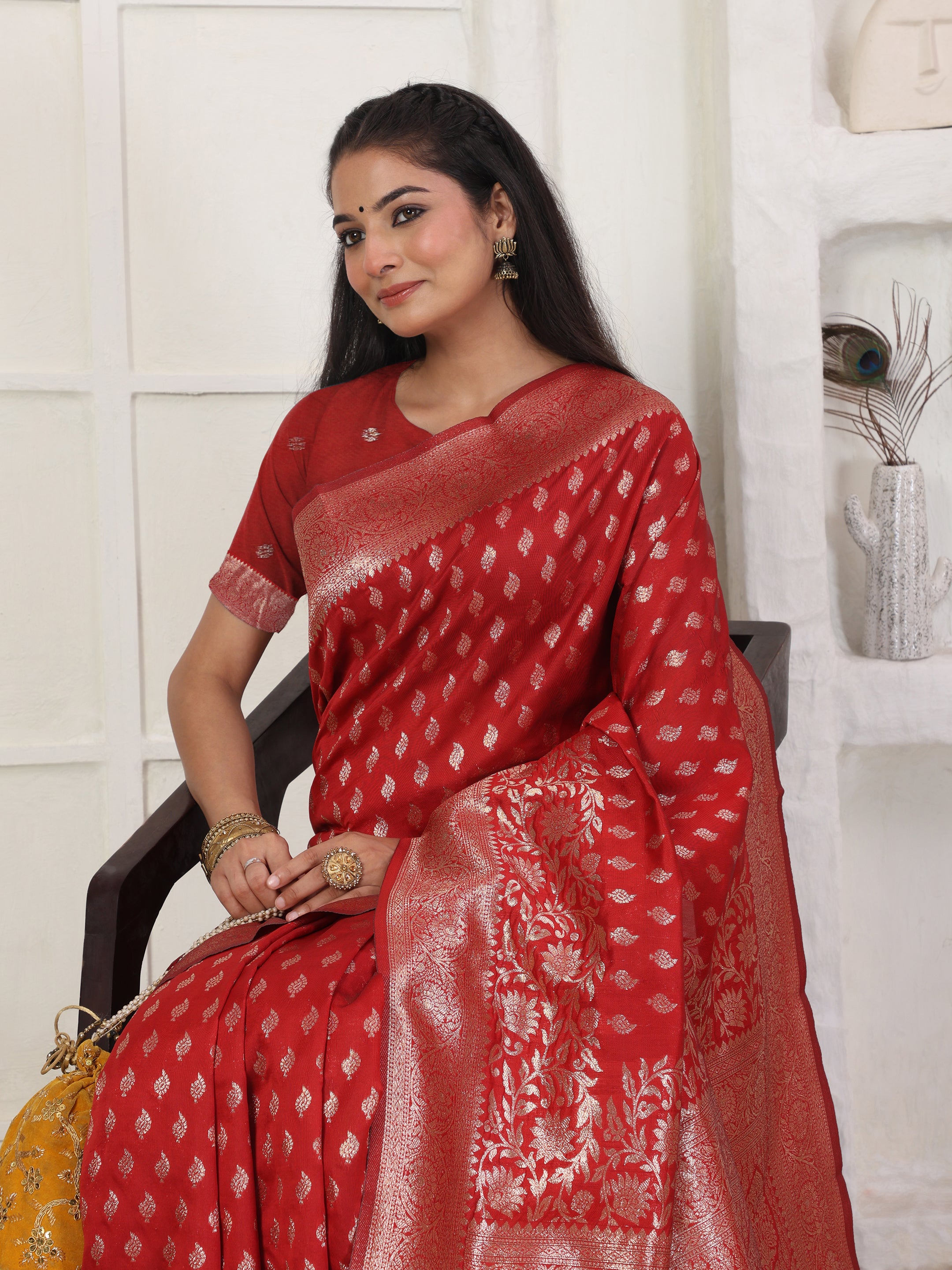Woven Jacquard Silk Blend Saree with Rich Zari Border & Designer Pallu-red