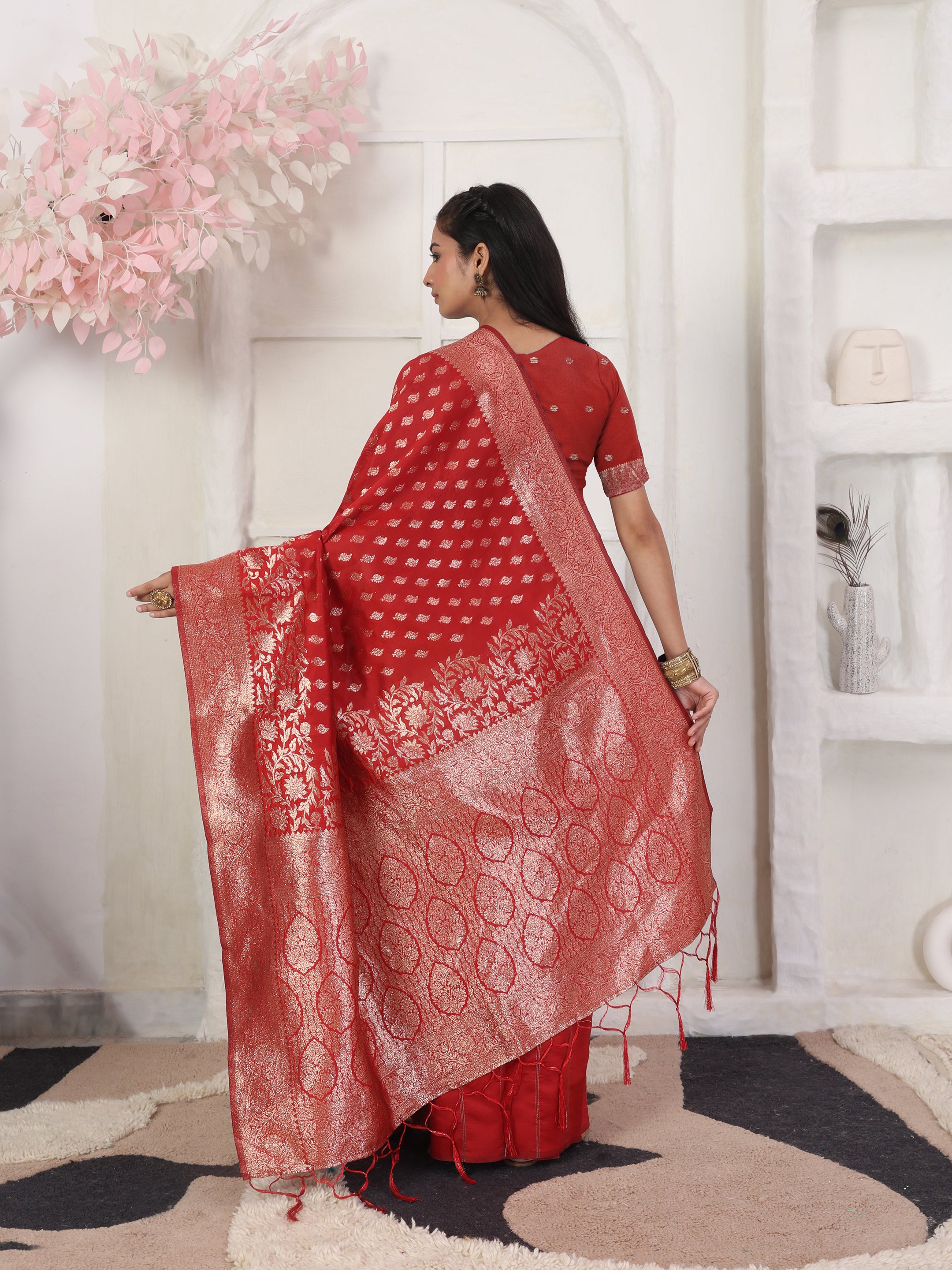 Woven Jacquard Silk Blend Saree with Rich Zari Border & Designer Pallu-red