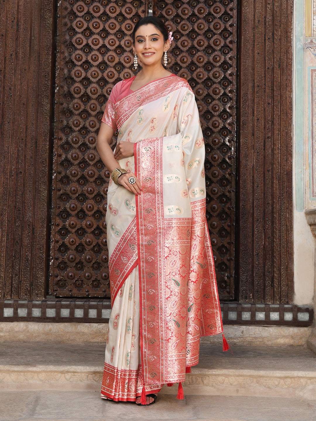 Offwhite woven kanjivaram soft silk saree with blouse piece