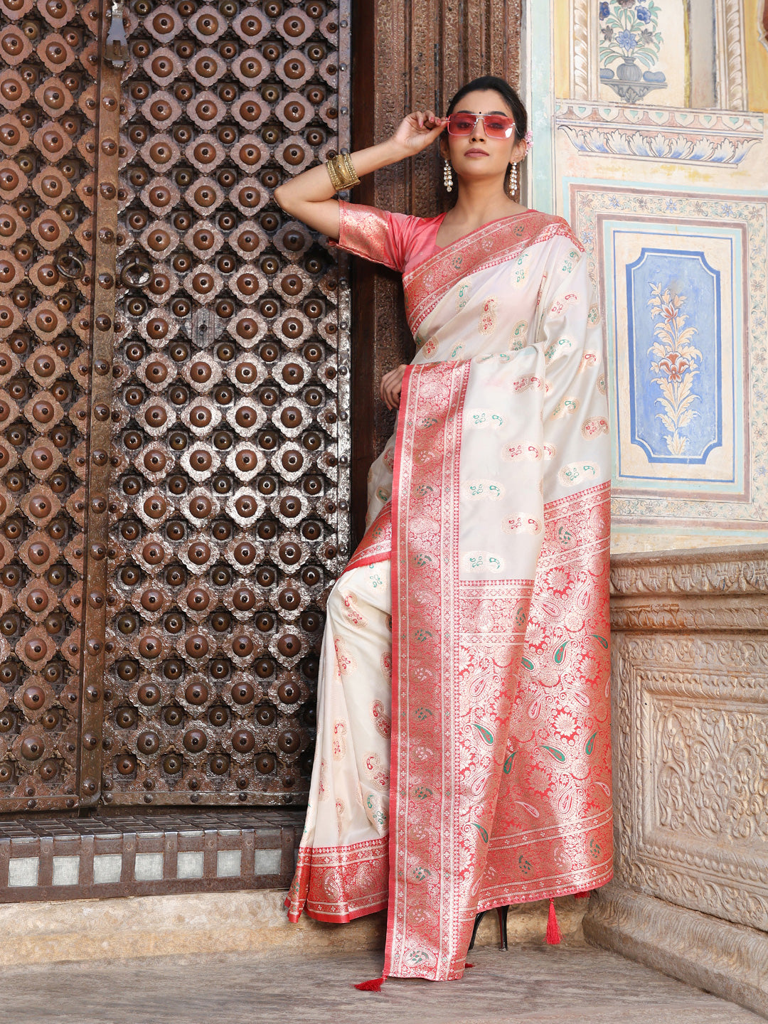 Offwhite woven kanjivaram soft silk saree with blouse piece