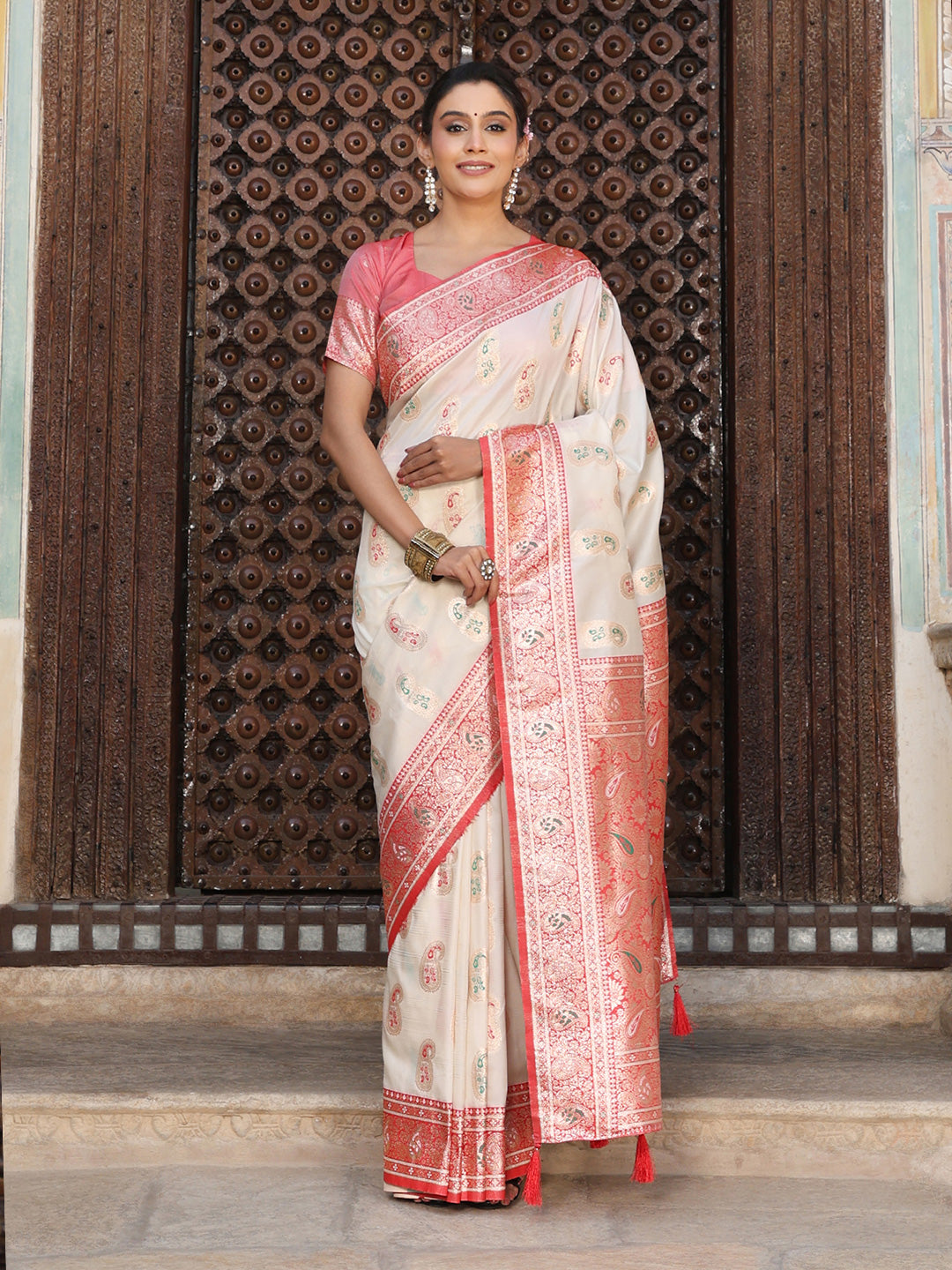 Offwhite woven kanjivaram soft silk saree with blouse piece