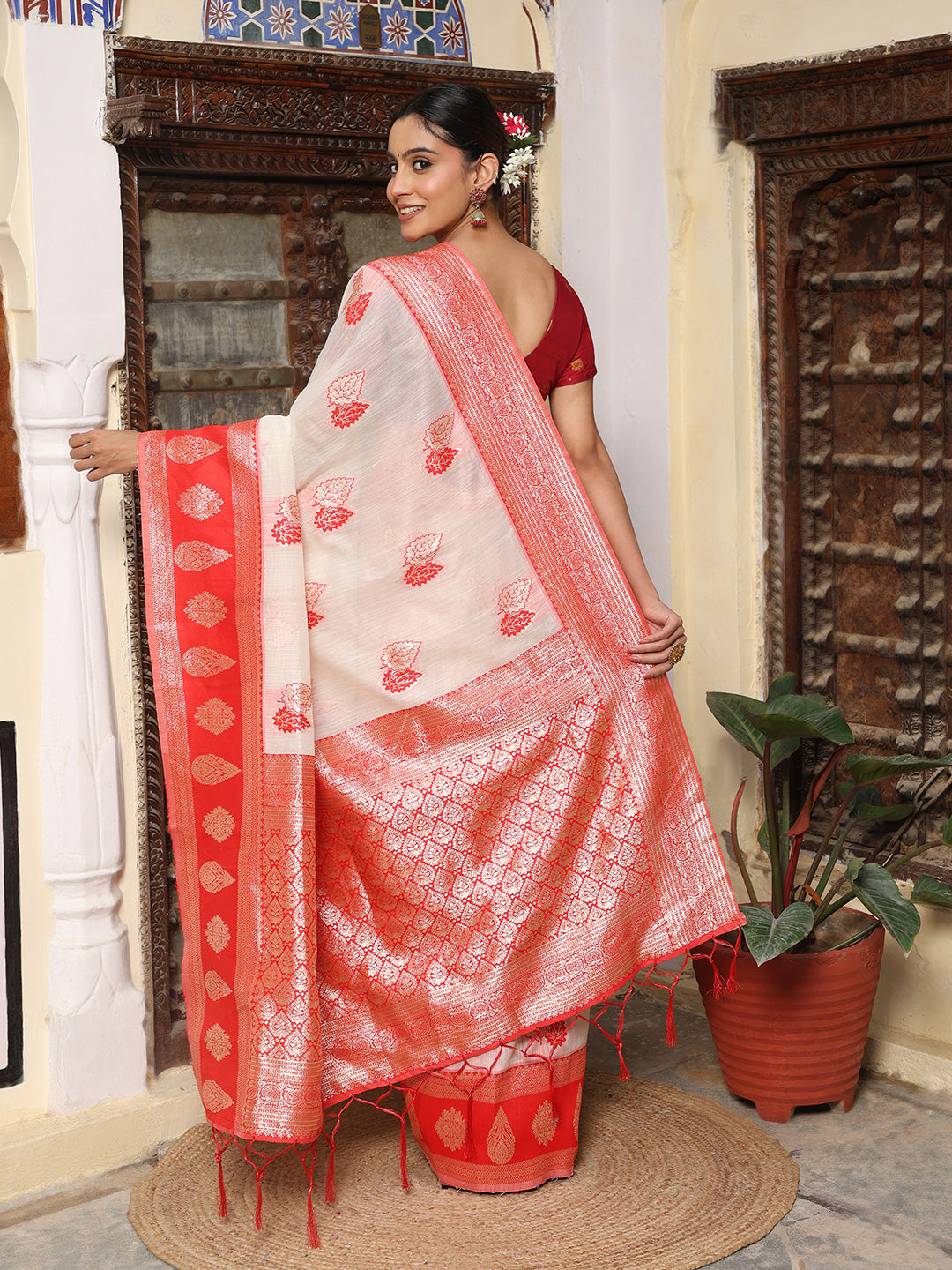 White Red woven banarasi style linen cotton saree with blouse piece-02