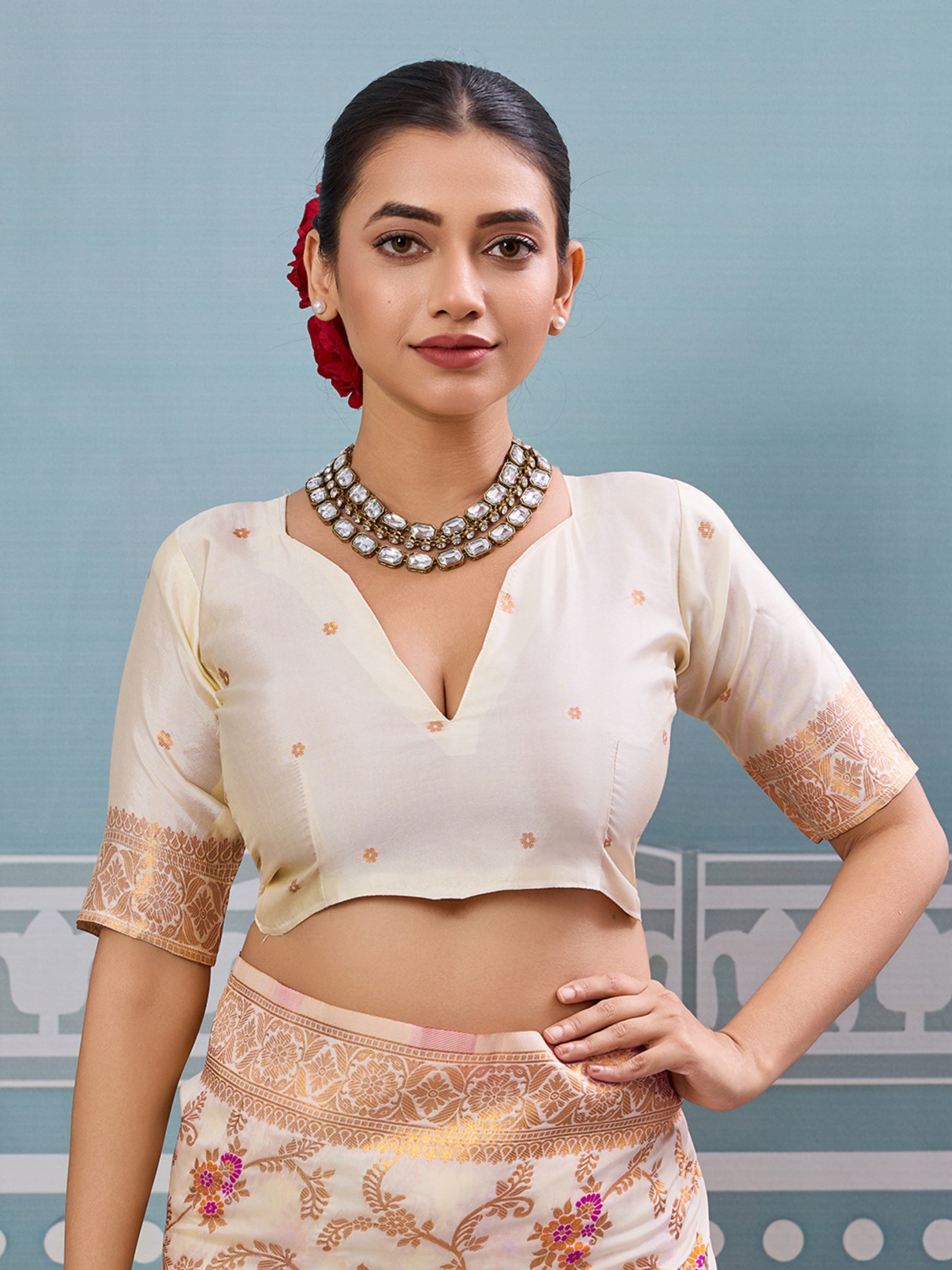 Offwhite cream woven banarasi silk saree with blouse piece