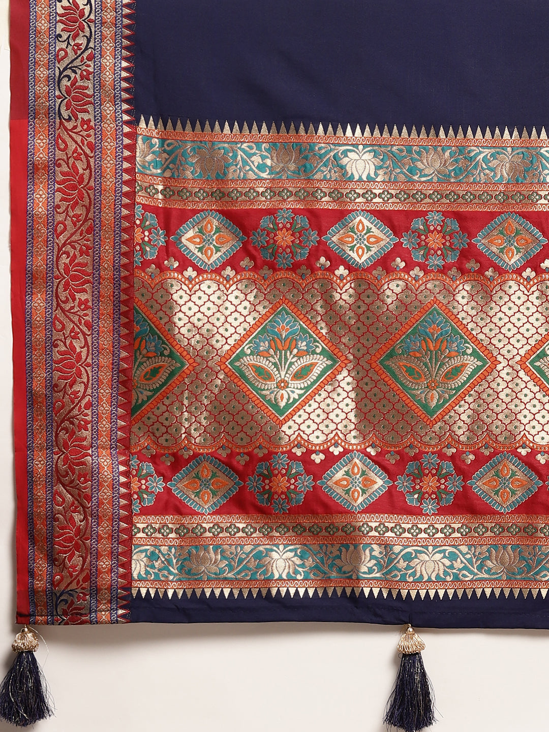 Traditional Woven Banarasi Silk Saree with Rich Designer Border & Grand Pallu-navyblue