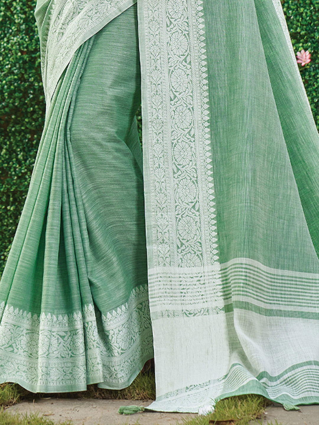 Rama Green woven linen saree with blouse piece