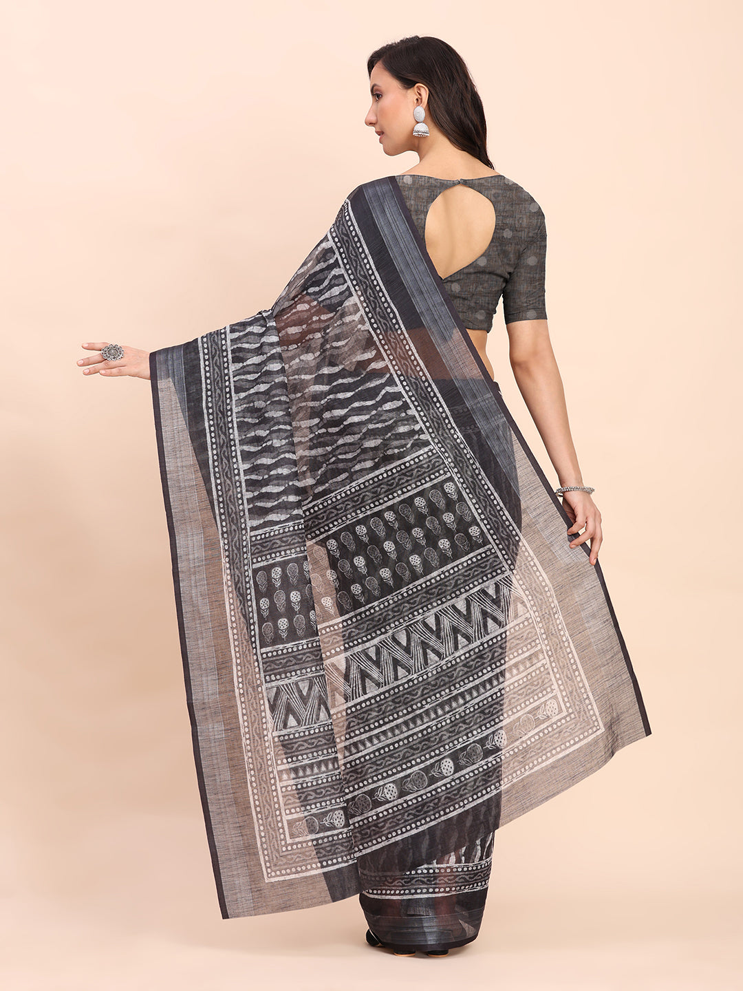 Printed Cotton Linen Saree with Ethnic Motif Design & Artistic Pallu-black