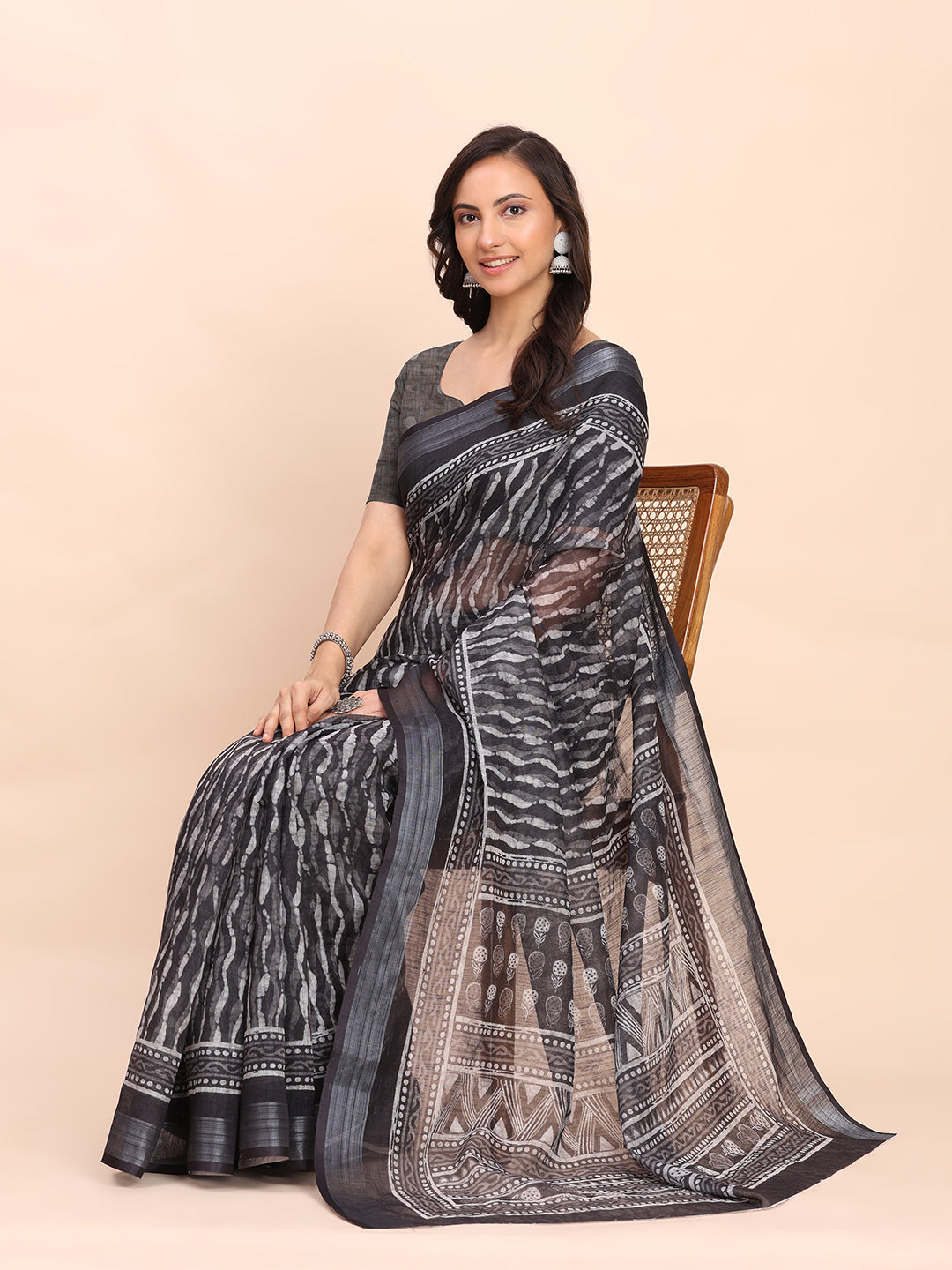 Printed Cotton Linen Saree with Ethnic Motif Design & Artistic Pallu-black